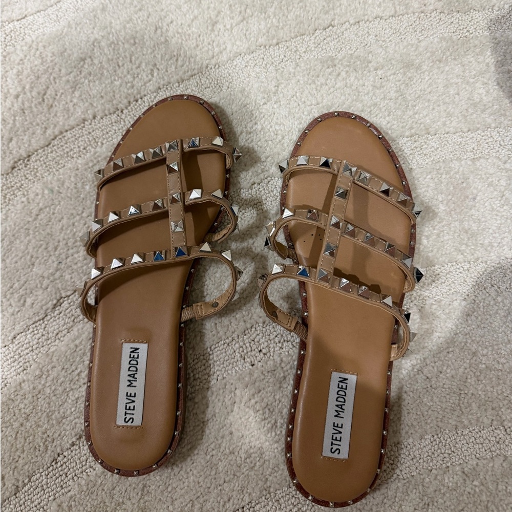 Steve Madden Tan Pyramid Stud Slide Sandals